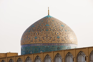 roof of Masjed-e Sheikh Lotfollah at Nash-e Jahan square, Esfahan, Iran - obrazy, fototapety, plakaty