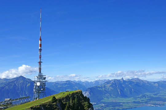 sendeturm niederhorn, alpen, schweiz 