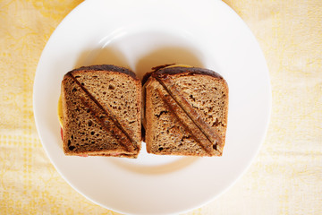 toasted ham and cheese sandwich