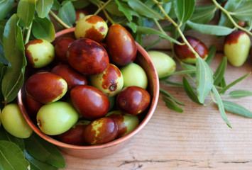 giuggiole in contenitore di rame