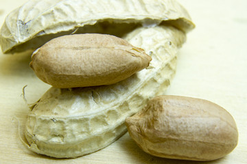 Whole fresh raw peanuts