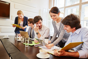 Zusammenarbeit im Business Meeting