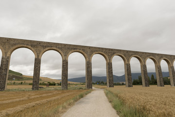 Fototapeta na wymiar Roman aqueduct in the province of navarra, spain