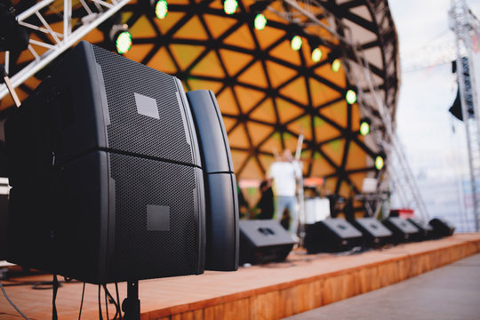 sound stage equipment spot lights and loudspeaker