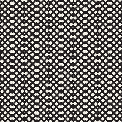 Hand drawn seamless pattern. Abstract geometric tiling background in black and white. Vector stylish doodle line lattice