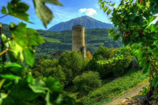 Ch&acirc;teau de la B&acirc;tiaz, Martigny, Suisse