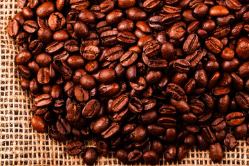 Naklejka premium Close-up of brown coffee beans