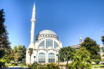Fototapeta na wymiar The main mosque in the center of Shkoder in Albania 