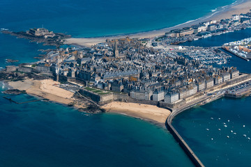 Vue aérienne de Saint Malo en Bretagne - France