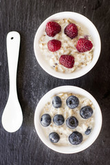 oatmeal porridge with berries