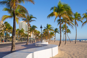 Fototapeta na wymiar Sunrise at Fort Lauderdale Beach and promenade, Florida
