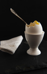 uovo bianco alla coque
