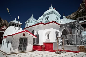 Poster Temple White stoned Indian temple in Gangotri. Uttarakhand, Nord India.