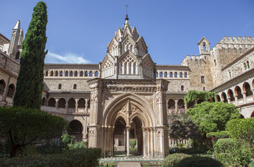 Obraz premium Mudejar cloister of Guadalupe Monastery, Central building