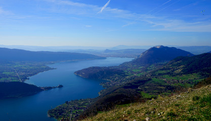 Panorama sur le lac d'Annecy