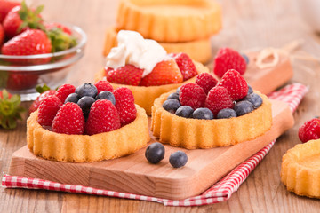 Tartlets with forest fruits. 
