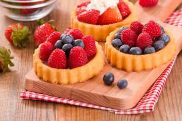 Tartlets with forest fruits. 