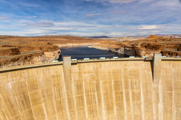 Obraz premium Glen Canyon Dam and Lake Powell