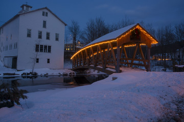 Naklejka premium Covered Bridge Christmas