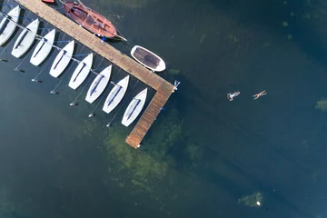 Fototapete Rund Segelboote auf einem See von oben © Christian Schwier