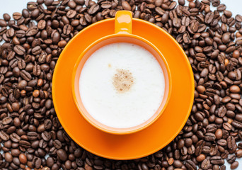 чашка со свежим кофе