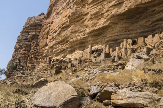Tombs in the Bandiagara escarpment (Falaise de Bandiagara), Dogon, Mali