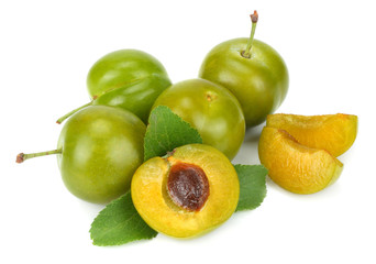 Fototapeta na wymiar green plum fruit isolated on white background
