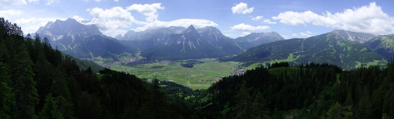 Naklejka premium Bergpanorama bei der Tuftl-Alm