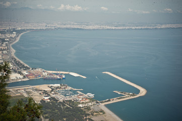 A sea port and docks 8431.