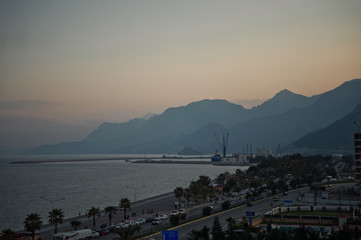 Evening view of the sea and the mountain range 8167.
