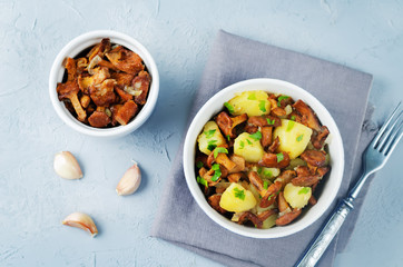 Chanterelle onion fried potatoes