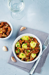 Chanterelle onion fried potatoes