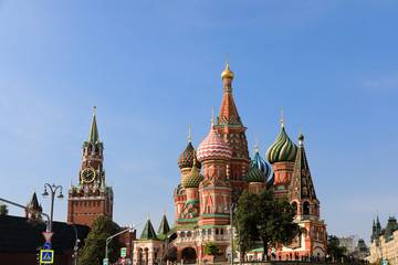 Fototapeta na wymiar Moscow Kremlin and Saint Basil Cathedral