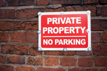 Obraz premium Sign private property no parking.
