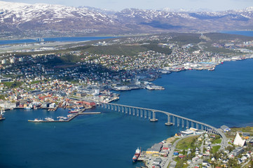Fototapeta na wymiar Stadt Tromsö in Nord Norwegen