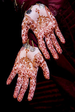 Henna Hands