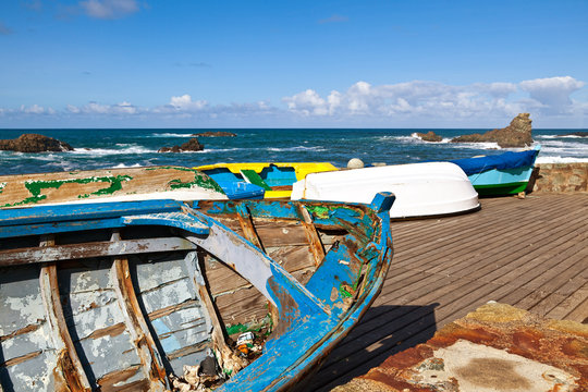 Rowboats in Taganana Coast