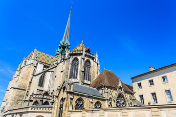 Fototapeta na wymiar Cathedral of Saint Benigne in Dijon.