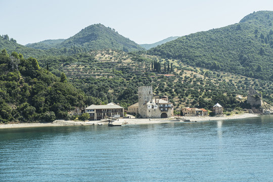 Hafen des orthodoxen Klosters Zografou auf der Halbinsel Athos, Chalkidiki, Griechenland