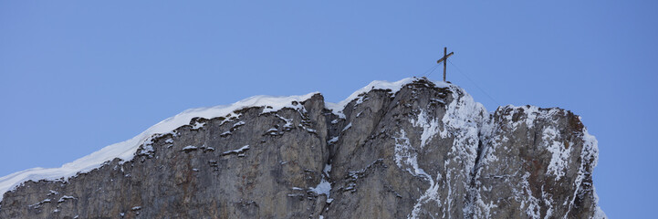 Naklejka na ściany i meble Hoher Ifen 2230m mit Gipfelkreuz, Kleinwalsertal, Alpen, Österreich, Europa
