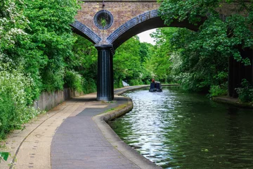 Foto auf Acrylglas Kanal Ruhige Landschaft des Regent& 39 s Canal in London