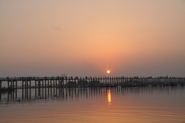 Fototapeta premium U Bein Bridge at sunset, Amarapura, Myanmar