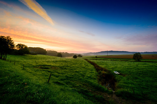 Sonnenaufgang In Der Vulkaneifel