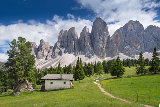 The peaks of the majestic Geisler mountains