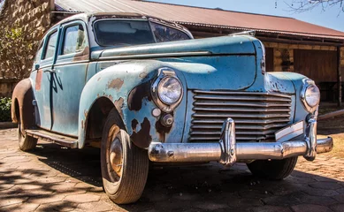 Fotobehang classic old rusty pick up truck © mikevanschoonderwalt