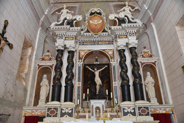 Fototapeta na wymiar Choeur de l'église baroque San Giovanni di Moriani en Corse