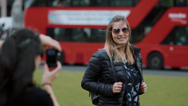 Photo Shoot in London - young woman poses for the perfect picture in slow motion