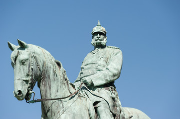 Fototapeta na wymiar Reiterstandbild Kaiser Wilhelm I in Kiel