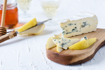 Blue cheese  with fresh pear