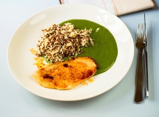 Quinoa with noodle, spinach sauce and grilled chicken steak.